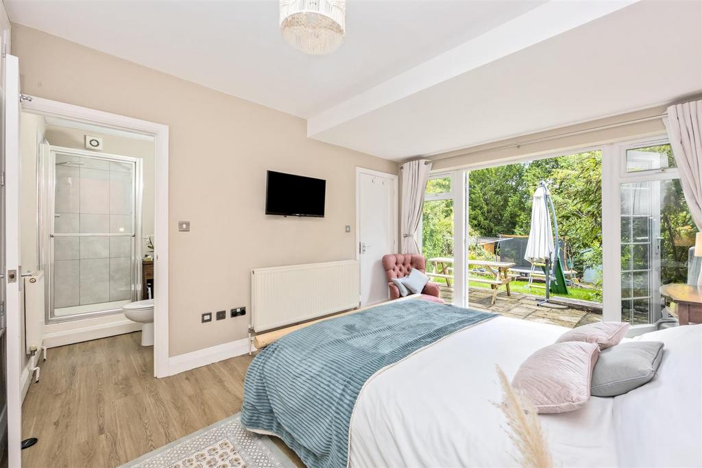 House in Brighton - View 3