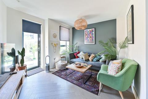 4 bedroom end of terrace house for sale, Somers Place, Brixton Hill, London, SW2