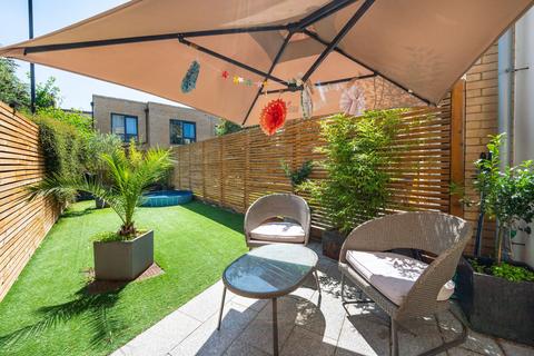 4 bedroom end of terrace house for sale, Somers Place, Brixton Hill, London, SW2