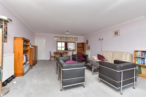 2 bedroom apartment for sale, Esplanade, Rochester, Kent