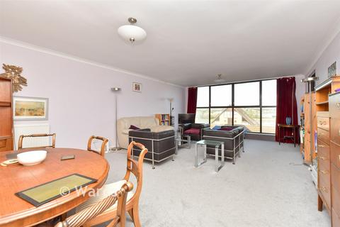 2 bedroom apartment for sale, Sealand Court, Rochester ME1