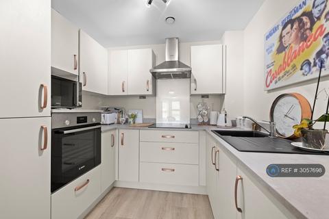 1 bedroom flat to rent, Berneslai Close, Barnsley, S70