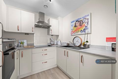 1 bedroom flat to rent, Berneslai Close, Barnsley, S70