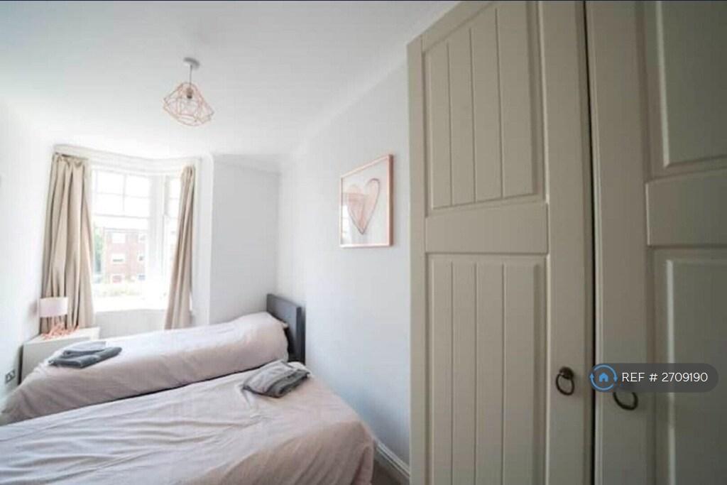 Apartment in Bournemouth - More