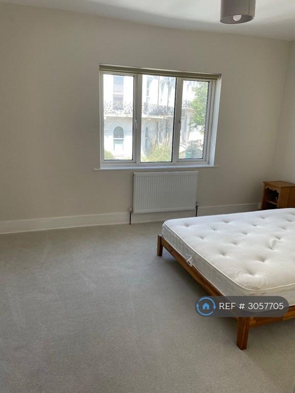Apartment in Brighton, Round Hill - View 3