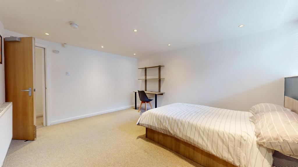 House in Leeds - View 4