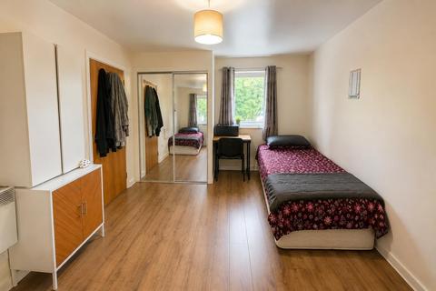 1 bedroom house of multiple occupation to rent, Chamberlain Close, Ilford IG1