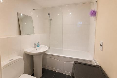 1 bedroom house of multiple occupation to rent, Chamberlain Close, Ilford IG1