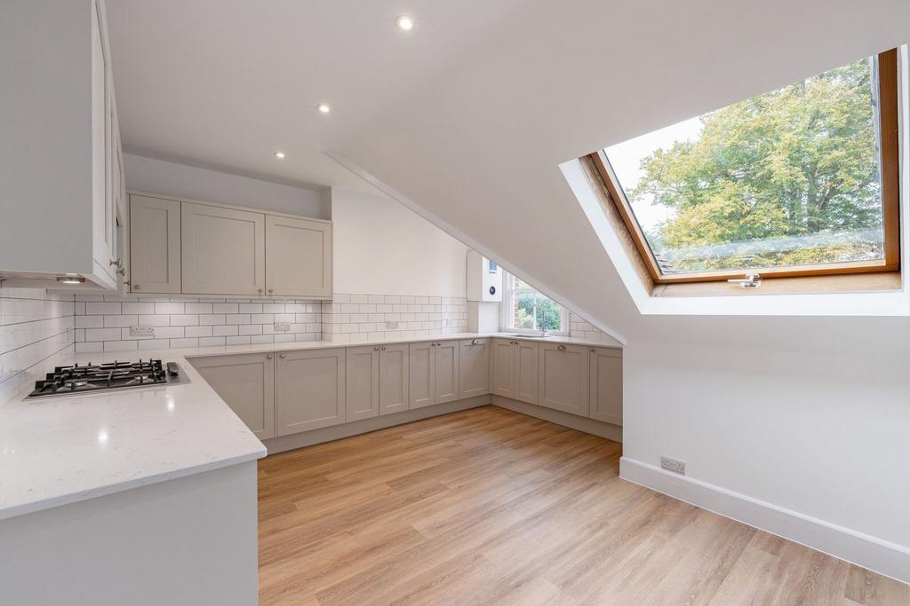Apartment in Oxfordshire - View 3