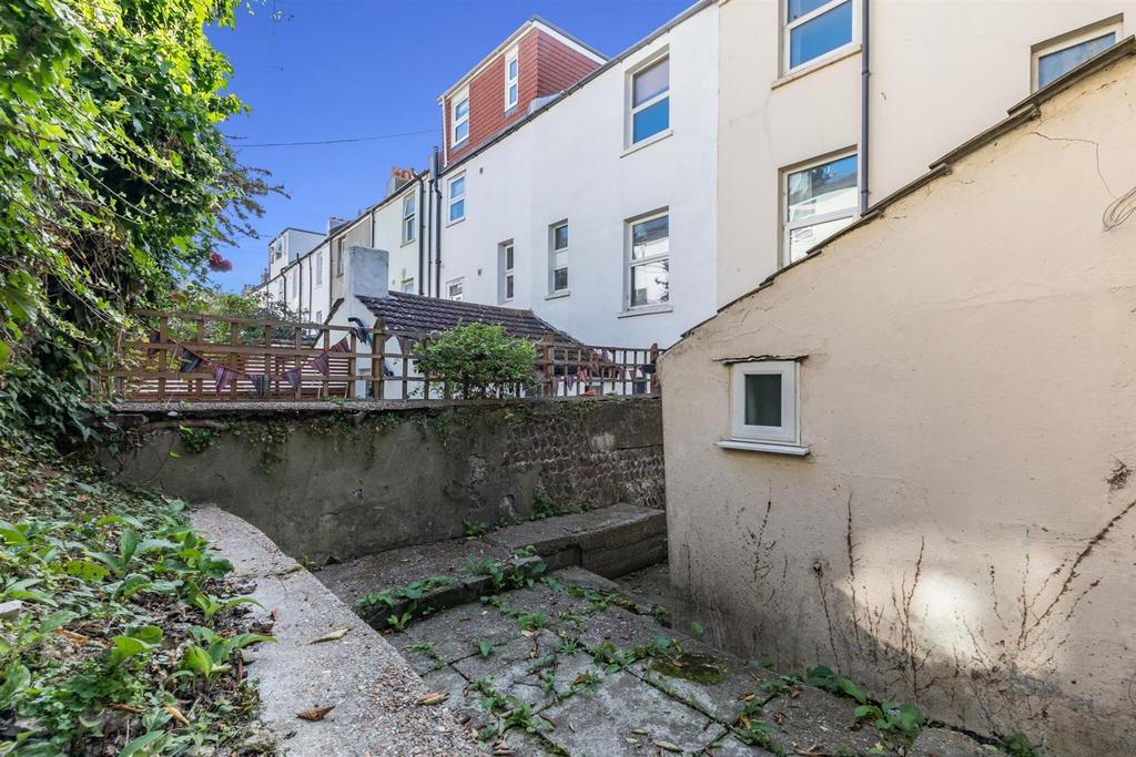House in Brighton, Round Hill - View 2