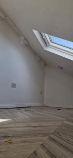 Studio to rent, Longbridge Road, Barking IG11