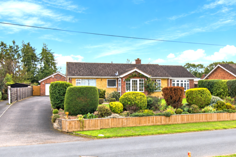 2 bedroom detached bungalow for sale, Naunton, Upton Upon Severn, WR8 0PZ