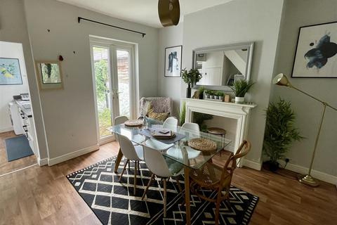 3 bedroom terraced house to rent, Garden Lane, Chester CH1