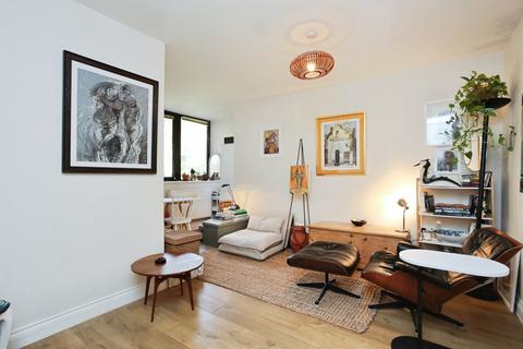 1 bedroom flat for sale, Angel Lane, Tonbridge, Kent, TN9