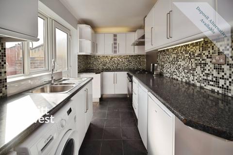 4 bedroom semi-detached house to rent, Norbury Avenue, Thornton Heath CR7