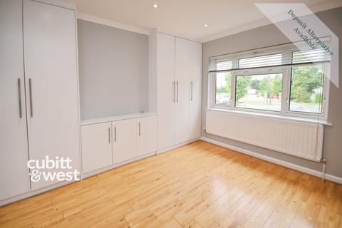 4 bedroom semi-detached house to rent, Norbury Avenue, Thornton Heath CR7