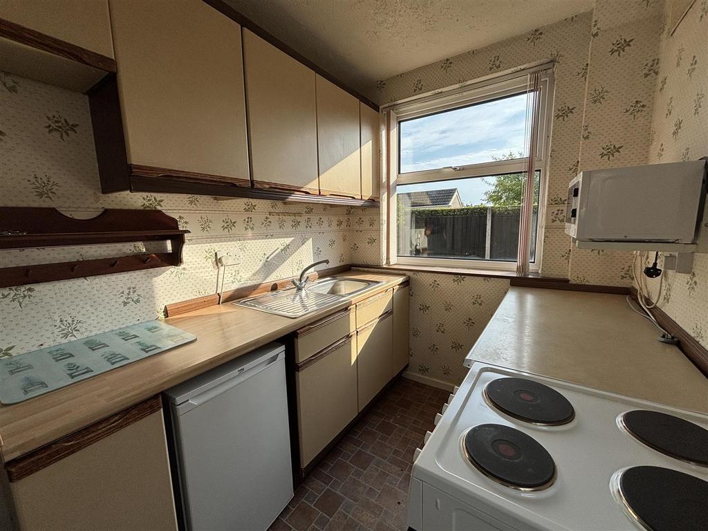 House in Blaby, Glenfields - More