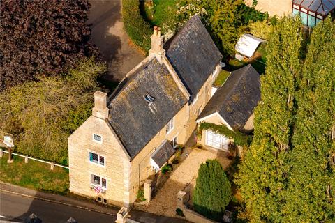 4 bedroom detached house for sale, Brigstock Road, Kettering NN14