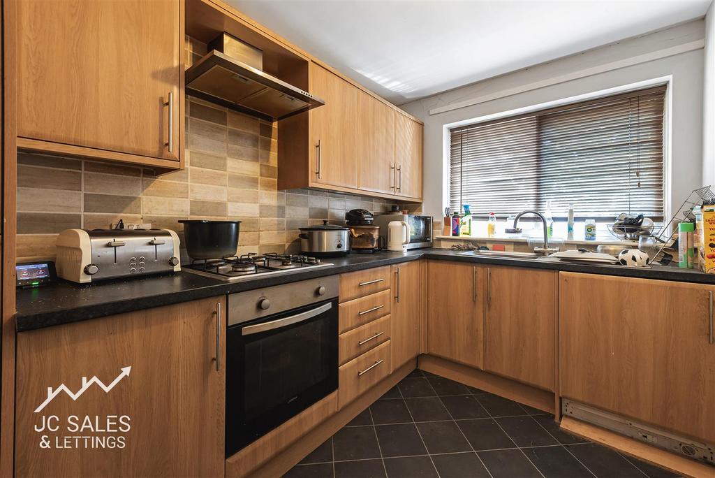 Apartment in Richmond, Sheffield - View 3