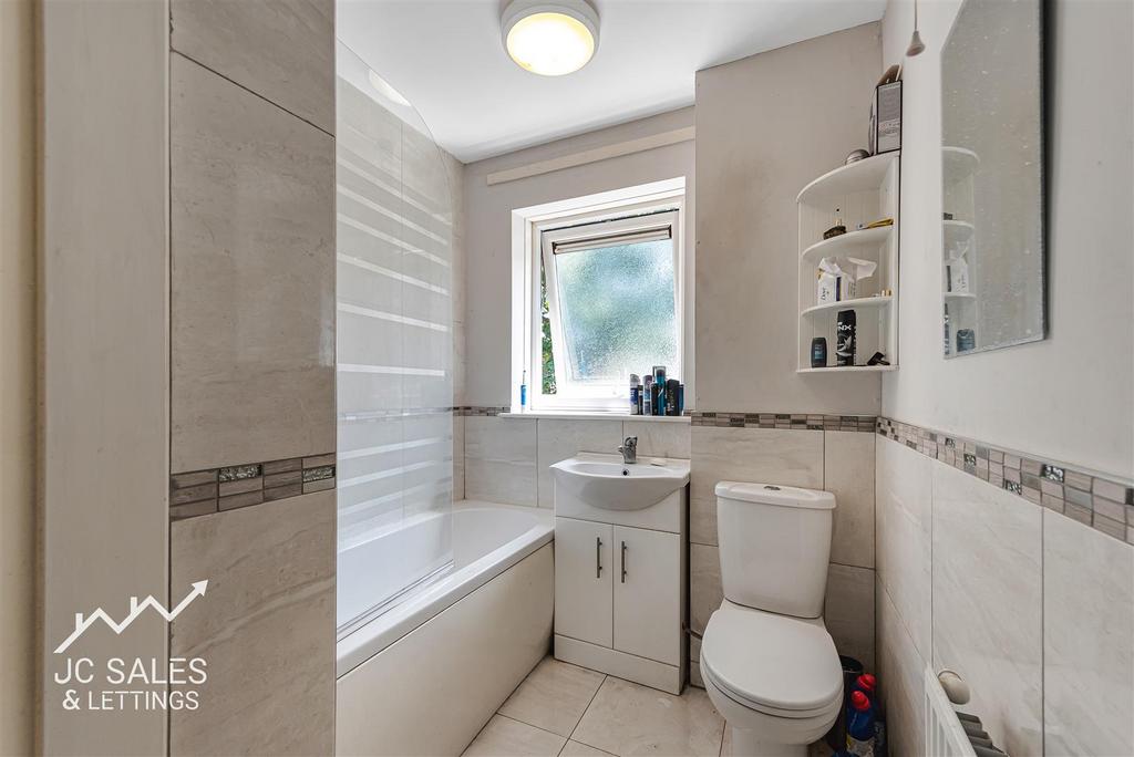 Apartment in Richmond, Sheffield - View 4