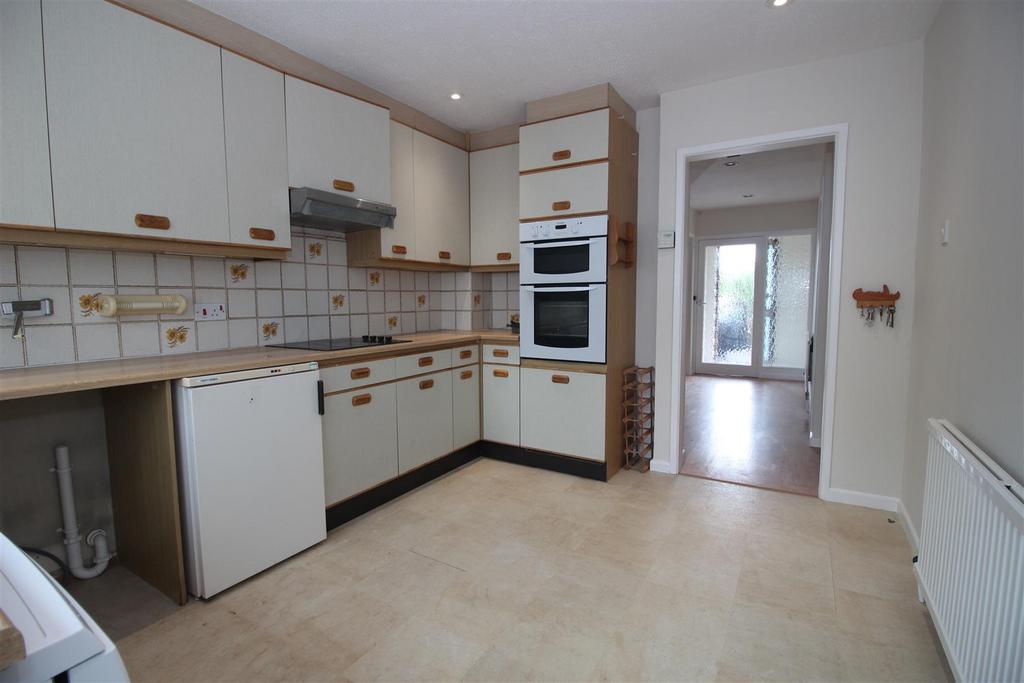 House in Oldland Common - View 4