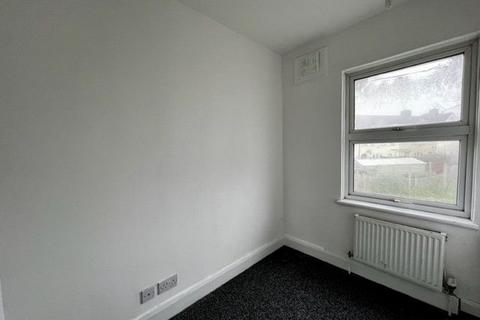 4 bedroom terraced house for sale, Dickens Road, Gravesend DA12