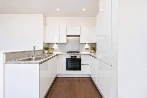 2 bedroom flat to rent, Evering Road, Clapton, London, E5