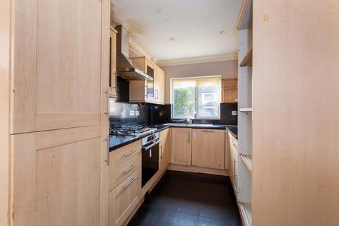 4 bedroom semi-detached house for sale, Downs Road, Langley  SL3