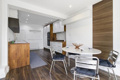 4 bedroom end of terrace house for sale, Lodge Crescent, Waltham Cross, Hertfordshire, EN8 8BJ