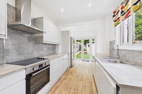 3 bedroom semi-detached house to rent, Astley Road, Hemel Hempstead, HP1