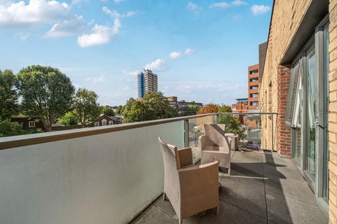 2 bedroom flat for sale, Queens Road, London, SE15