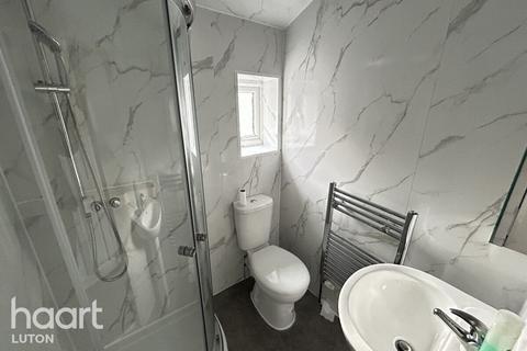 3 bedroom terraced house to rent, Hitchin Road, Luton