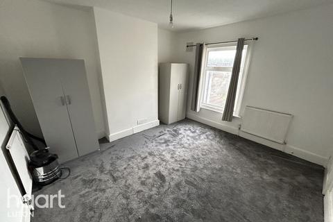 3 bedroom terraced house to rent, Hitchin Road, Luton