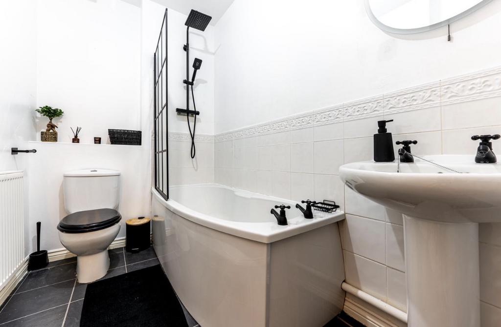 Apartment in Birmingham - More