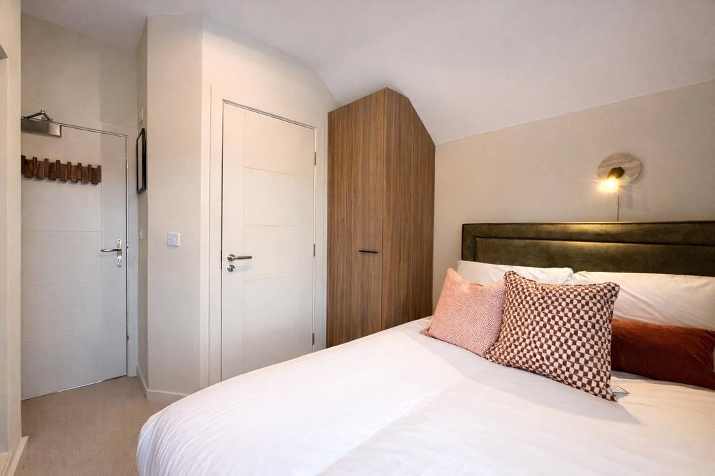 Apartment in Cambridgeshire - View 2