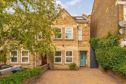 4 bedroom end of terrace house for sale, Bollo Bridge Road, London W3