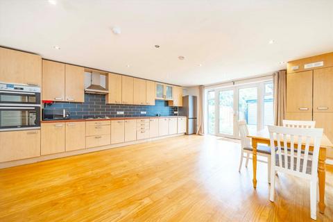 4 bedroom end of terrace house for sale, Bollo Bridge Road, London W3