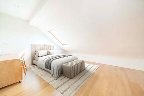 4 bedroom end of terrace house for sale, Bollo Bridge Road, London W3