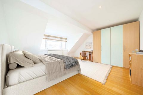 4 bedroom end of terrace house for sale, Bollo Bridge Road, London W3