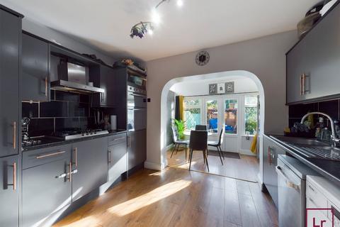 3 bedroom semi-detached house to rent, Clyfford Road, Ruislip, HA4