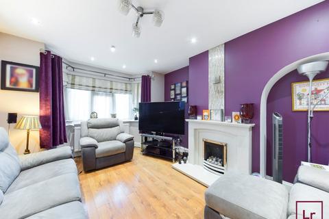 3 bedroom semi-detached house to rent, Clyfford Road, Ruislip, HA4