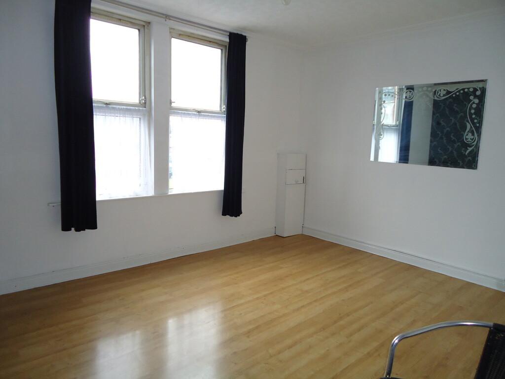 Apartment in Leeds - View 2