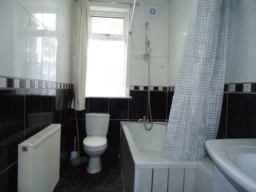 Apartment in Leeds - More