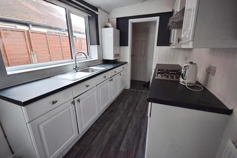 2 bedroom terraced house to rent, Hamil Road, Burslem