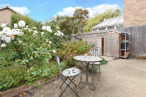 3 bedroom detached house for sale, Tolworth Road, Surbiton KT6