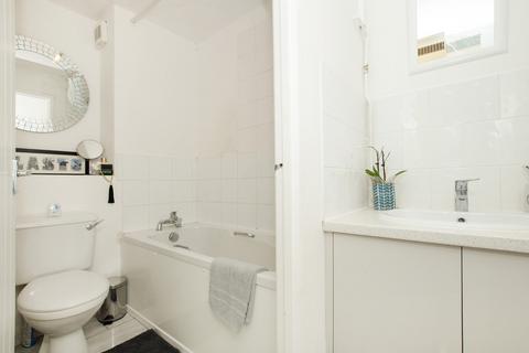 1 bedroom apartment to rent, Hambledon Close, Uxbridge UB8