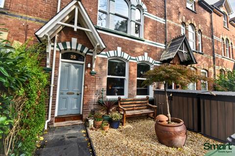 5 bedroom terraced house for sale