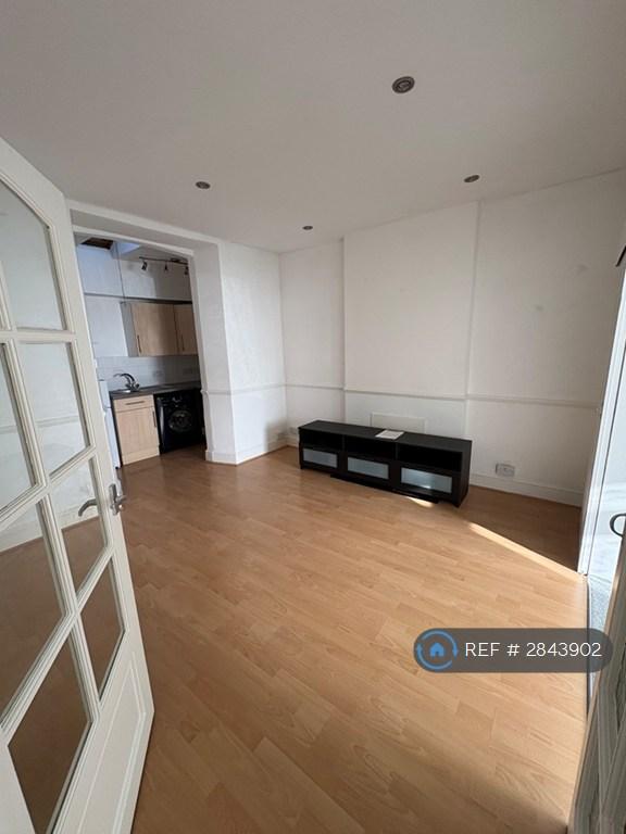 Apartment in Bristol - View 2