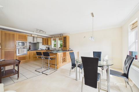2 bedroom apartment for sale, Apartment 4, 14 St. Georges Close