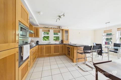 2 bedroom apartment for sale, Apartment 4, 14 St. Georges Close